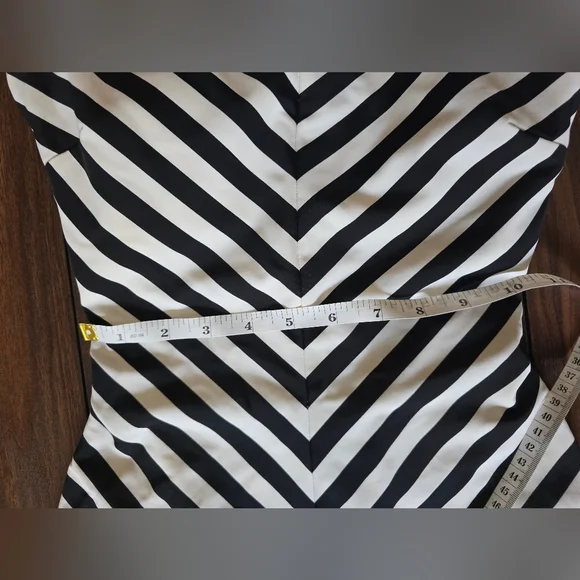 La Femme en Noir x Vixen Betelgeuse Swimsuit XS Black White Stripe W/ Belt - Picture 5 of 7